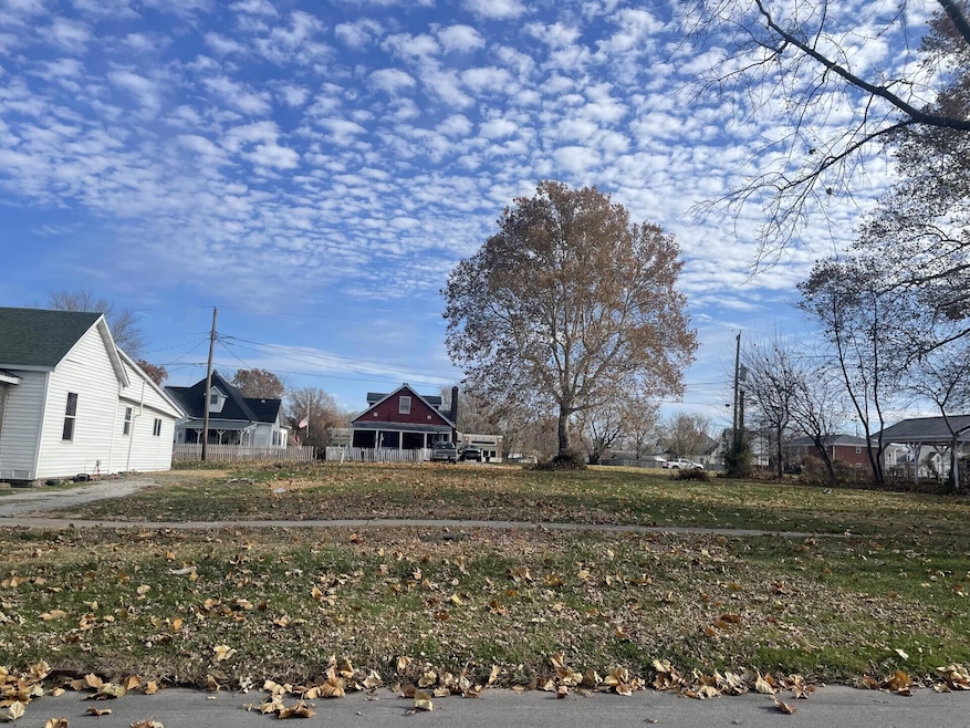 520 N Ault St, Moberly, MO 65270 - photo 1