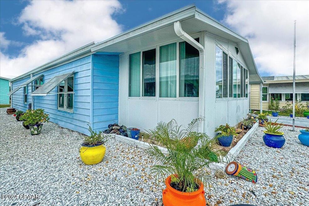04-Side Yard