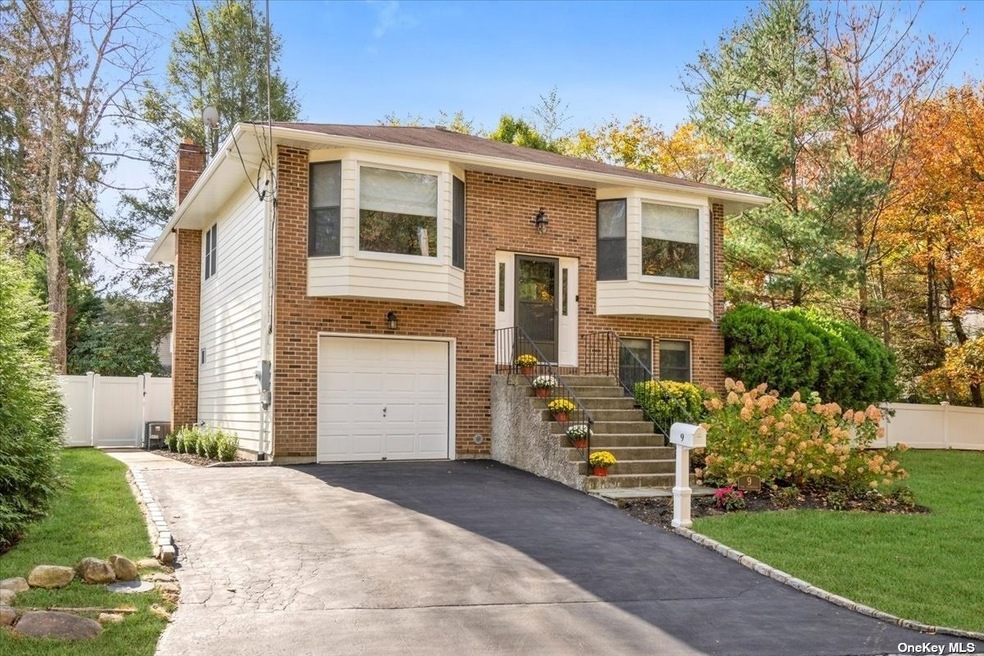 9 The Promenade, Glen Head, NY 11545 - photo 1