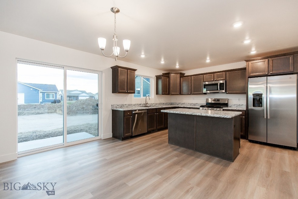 Cottonwood plan dining area with patio