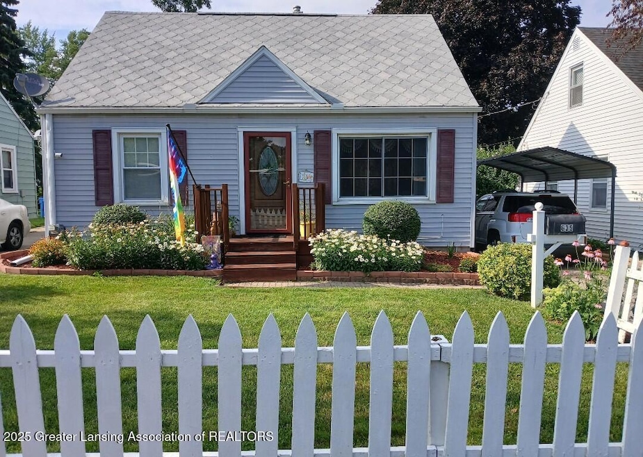 maplehill front with carport