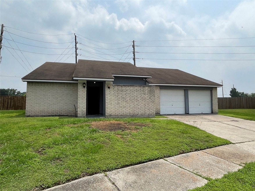 11302 Hombly Ct, Houston, TX 77066 - photo 1