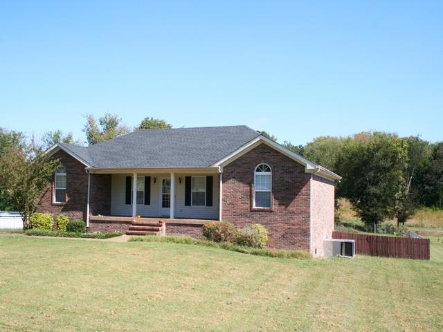 Jefff Anderson built house in 1999. 1610 sqft of living area. Full brick.