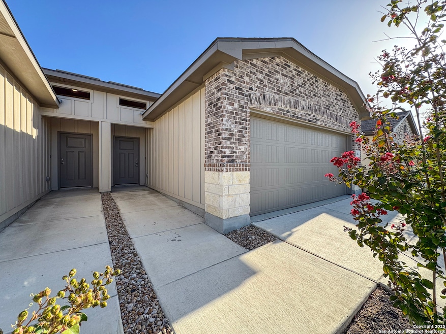 9306 Frio Landing unit 2, Converse, TX 78109 - photo 1