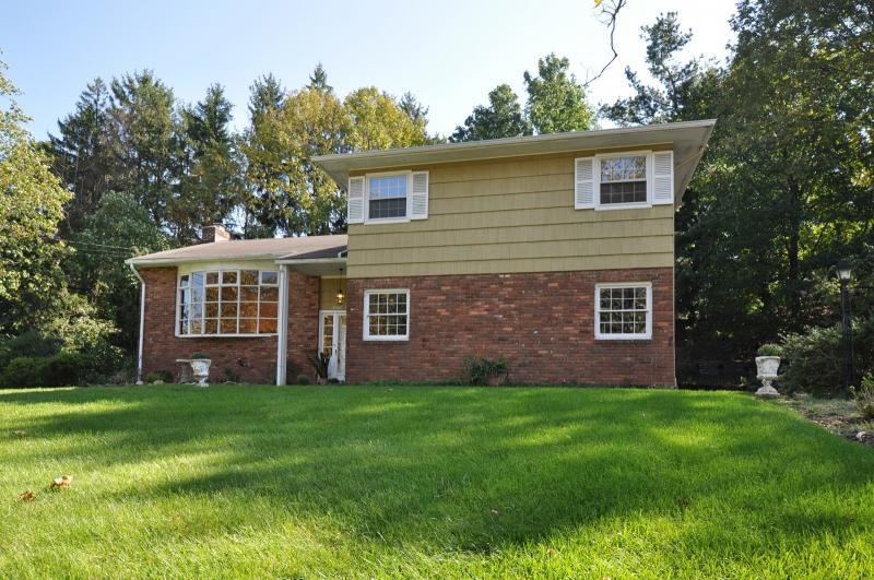 171 Chipmunk Hill, Mountainside, NJ 07092 - photo 1