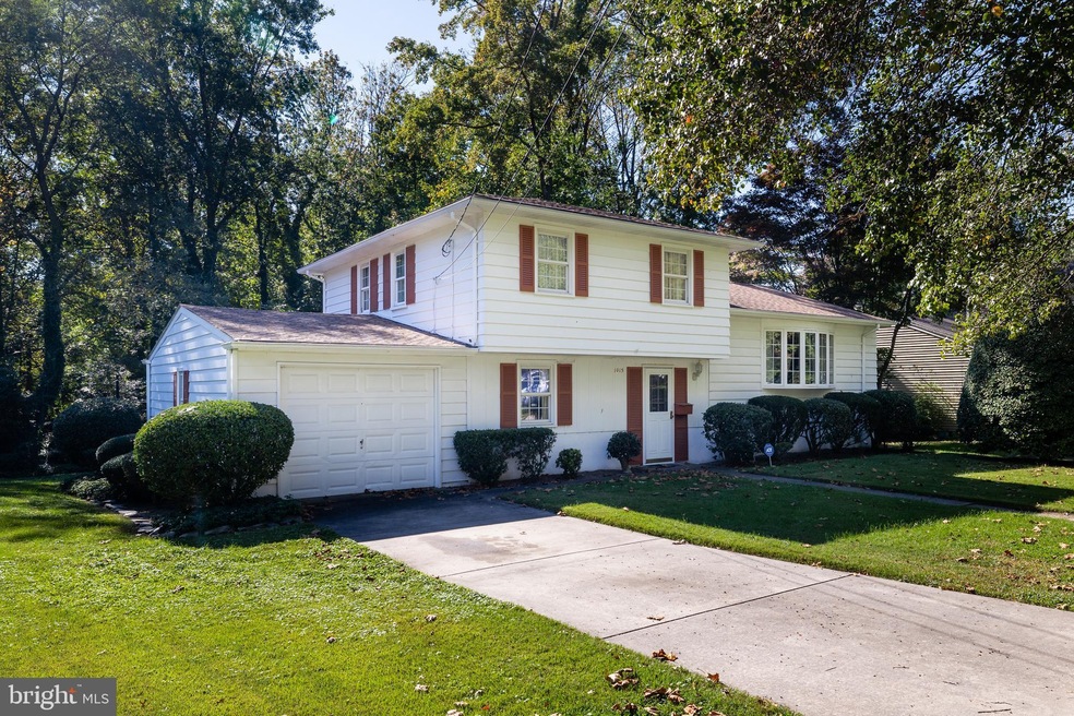 1015 Sycamore Ave, Laurel Springs, NJ 08021 - photo 1