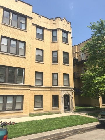 2820 W Arthur Ave unit 4, Chicago, IL 60645 - photo 1
