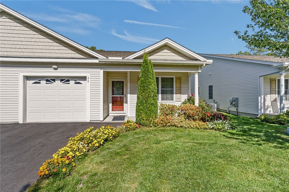 101 Quaker Ln, West Warwick, RI 02893 - photo 1