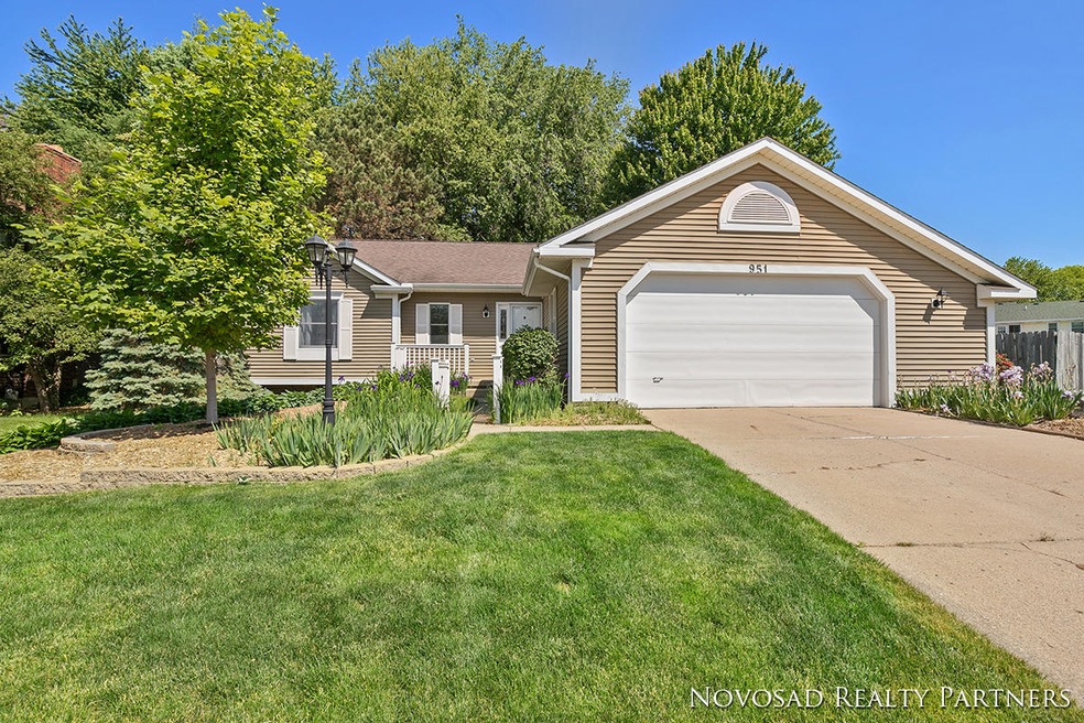 951 Woodspointe Dr SW, Byron Center, MI 49315 - photo 1