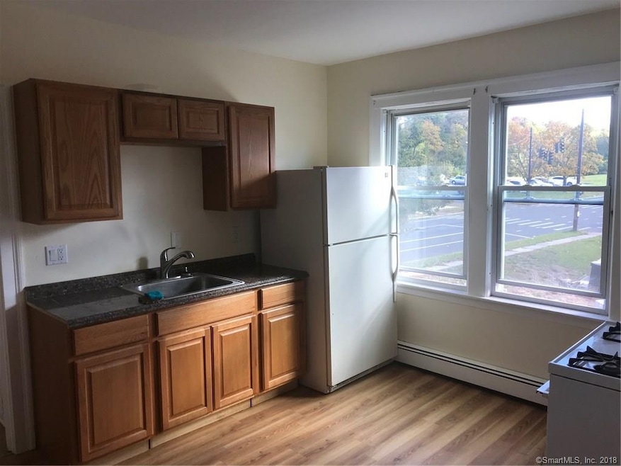 147 Zion St unit B4, Hartford, CT 06106 - photo 1