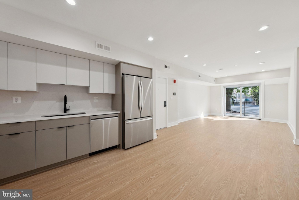 2134 Wisconsin Ave NW unit 3, Washington, DC 20007 - photo 1