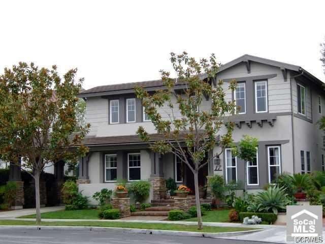 Gorgeous Front of Home on a Cul de Sac