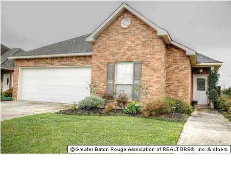 Perfect location with easy access to I-10, Gonzale