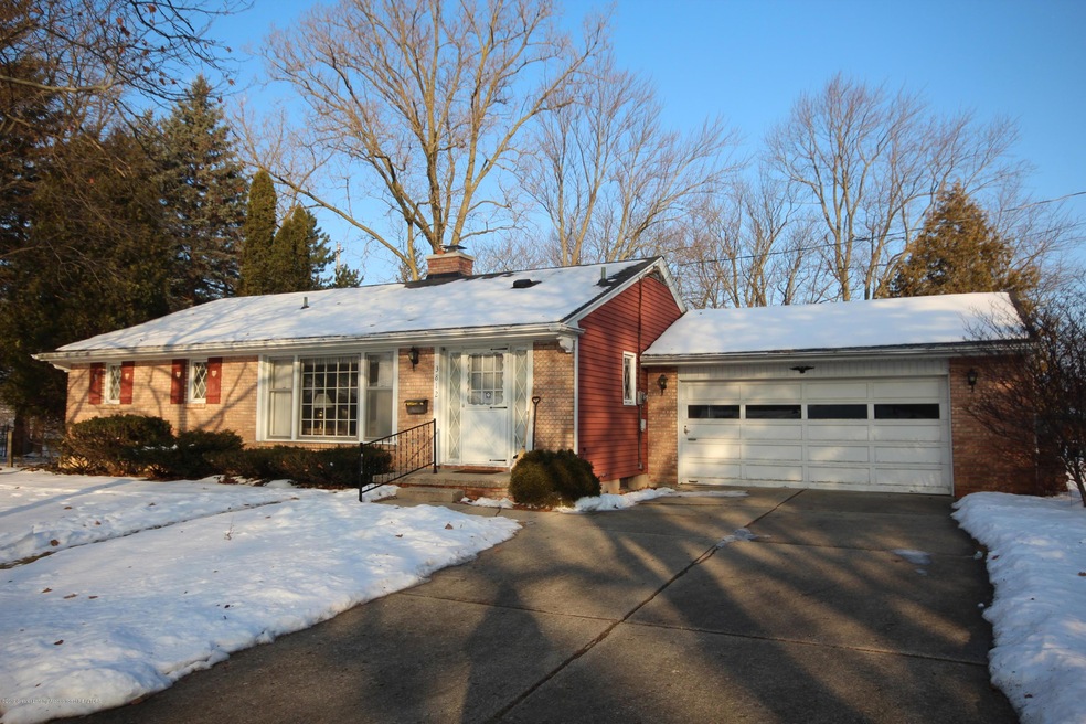 3812 Inverary Dr, Lansing, MI 48911 - photo 1