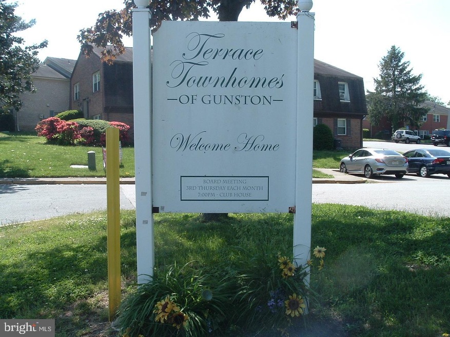 9746 Hagel Cir unit E, Lorton, VA 22079 - photo 1