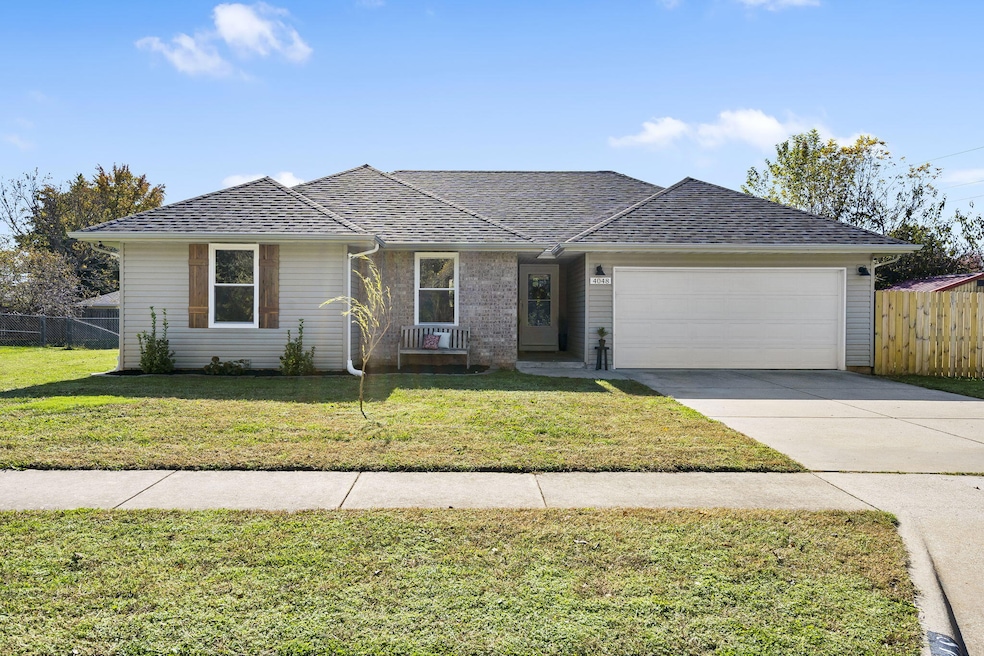 4048 W Tarkio St, Springfield, MO 65802 - photo 1