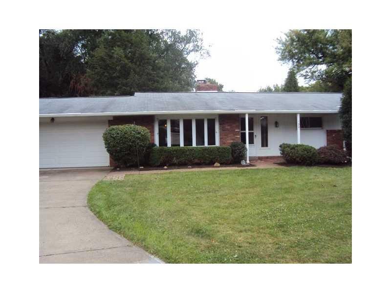 Exterior Front. Very well maintained 2 car garage 