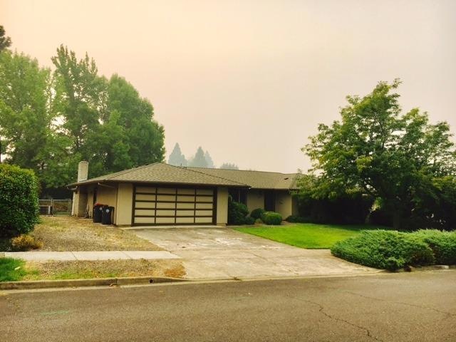 1461 Honeysuckle Ave, Medford, OR 97504 - photo 1