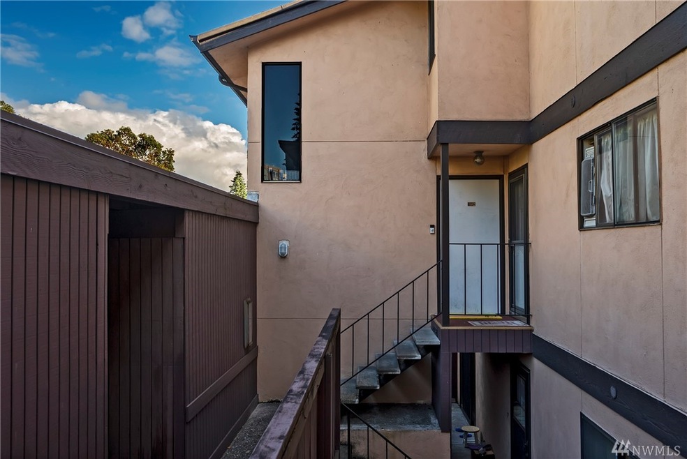 22700 28th Ave S unit 302, Des Moines, WA 98198 - photo 1