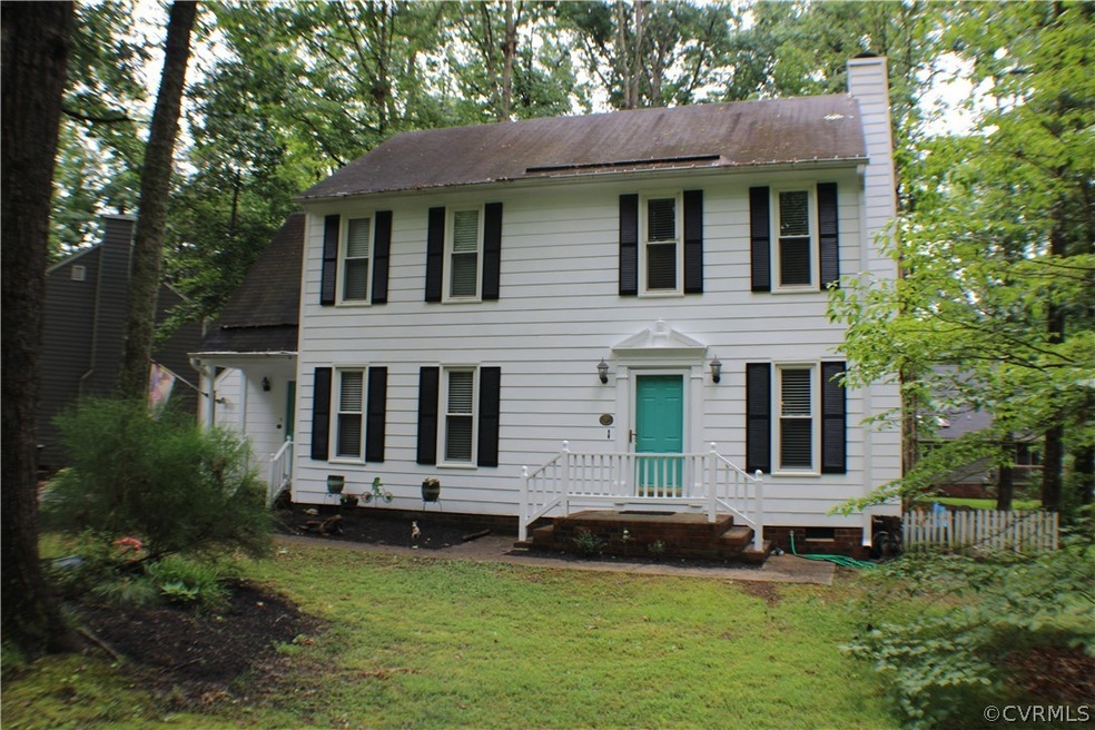 Beautiful home in Woodlake with new exterior paint
