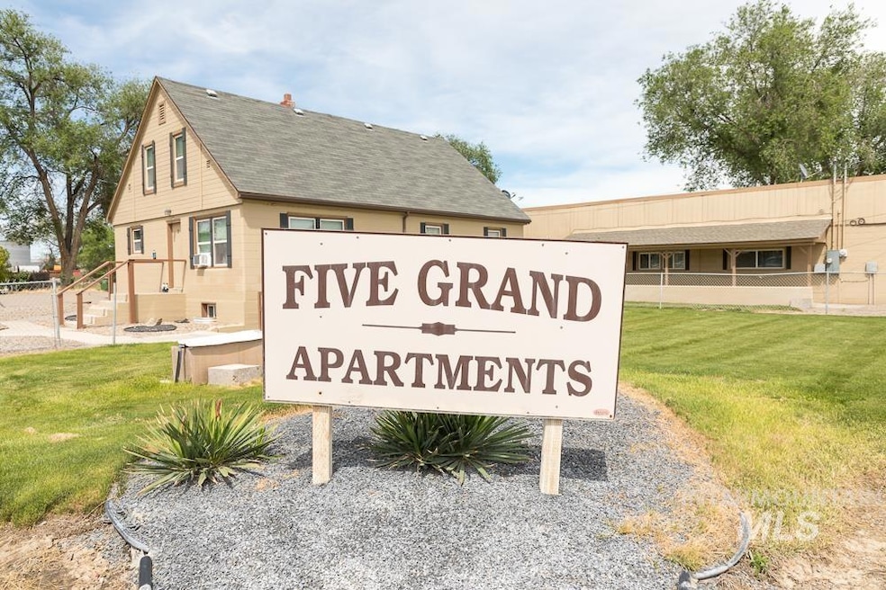 For Sale $550,000 • Co-Listing Agent
