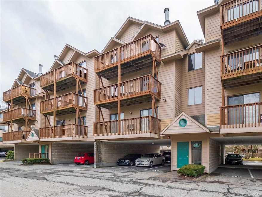 97 Richards Ave unit F8, Norwalk, CT 06854 - photo 1