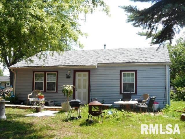 7307 Kelling St, Davenport, IA 52806 - photo 1