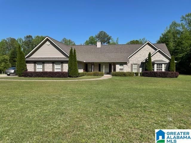 Impressive front yard.......