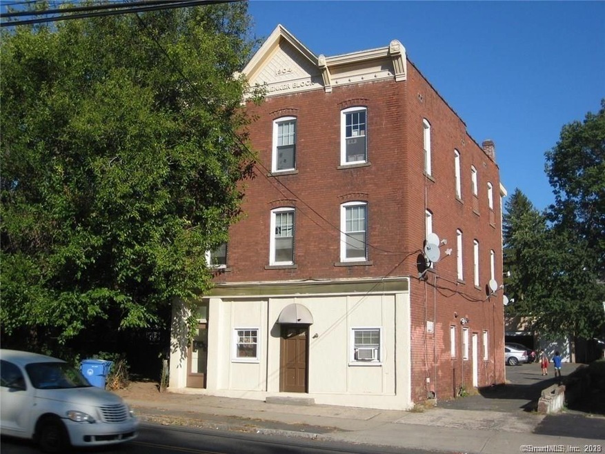 640 Arch St unit 1, New Britain, CT 06051 - photo 1