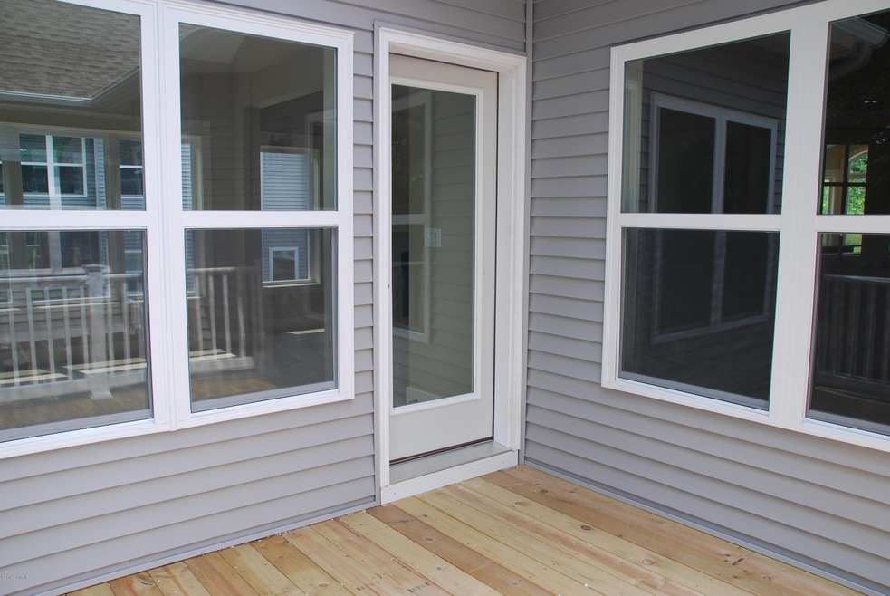 1919 Peace Valley Ct NE unit 18, Grand Rapids, MI 49505 - photo 1