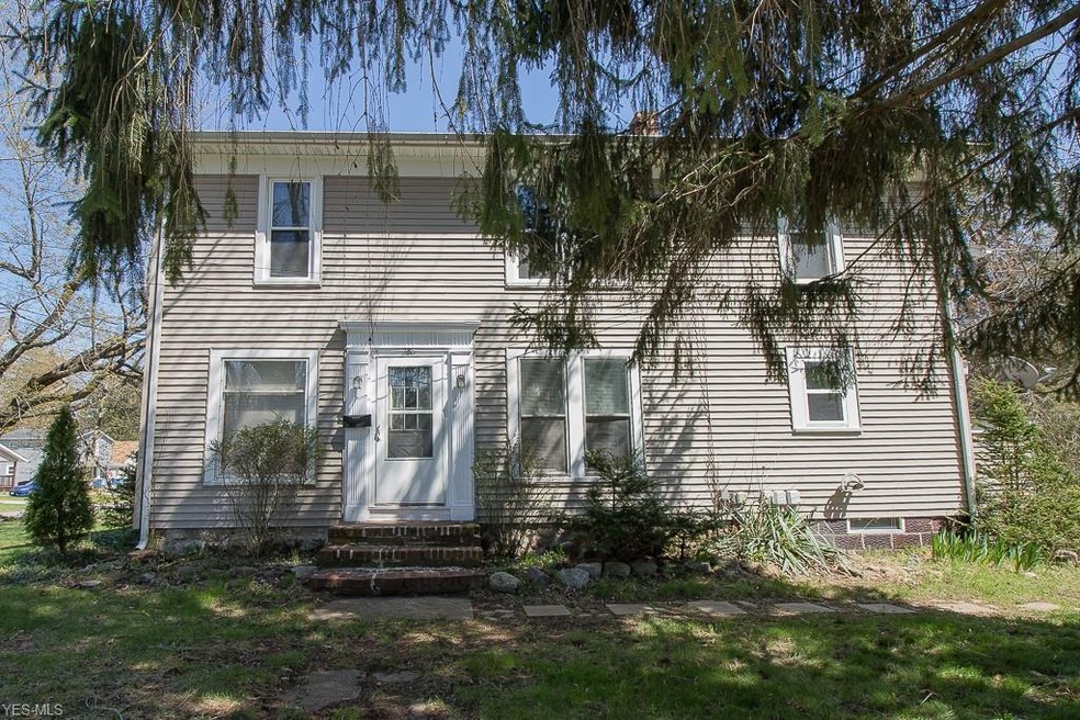 281 Chestnut St, Geneva, OH 44041 - photo 1