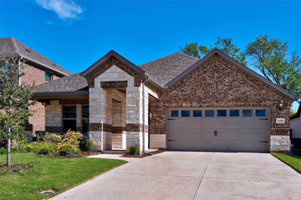 For Rent $2,400/month