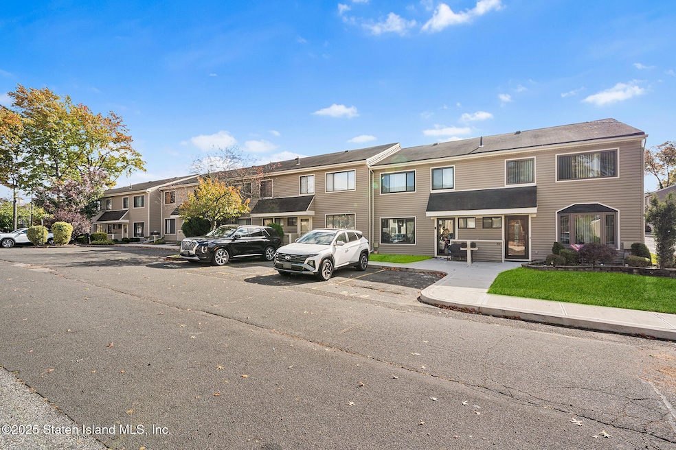 28 Berry Ct #576 Staten Island, NY-02