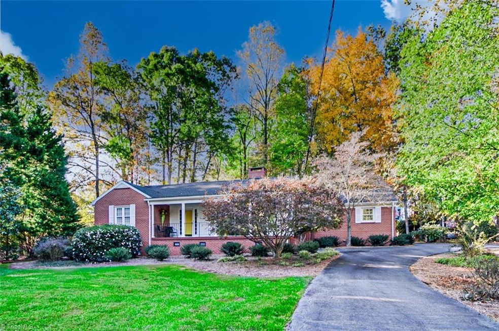 887 Westmont Dr, Asheboro, NC 27205 - photo 1