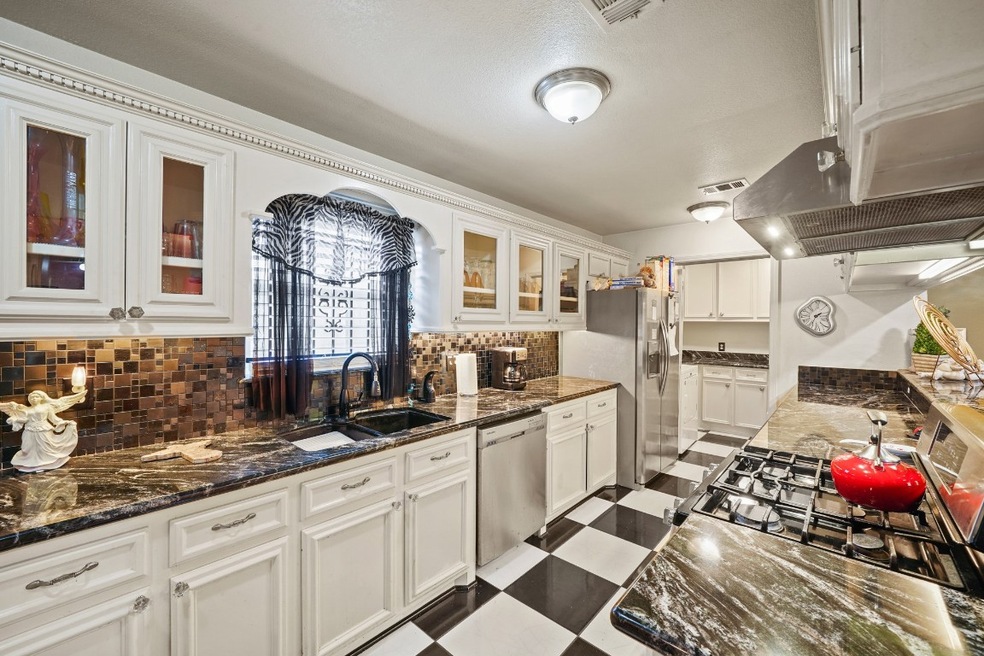 6933 Shotwell St, Houston, TX 77028 - photo 1