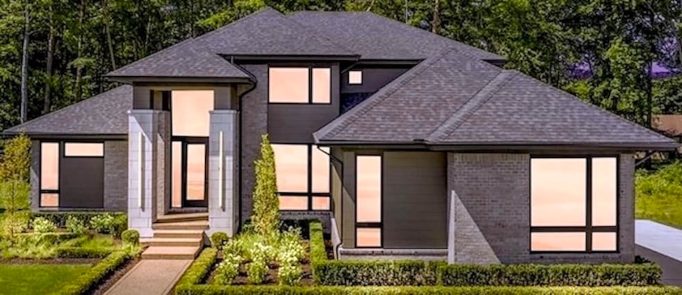 42448 Saddle Ln, Sterling Heights, MI 48314 - photo 1