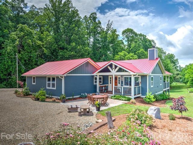Welcome Home to Raspberry Point Lane