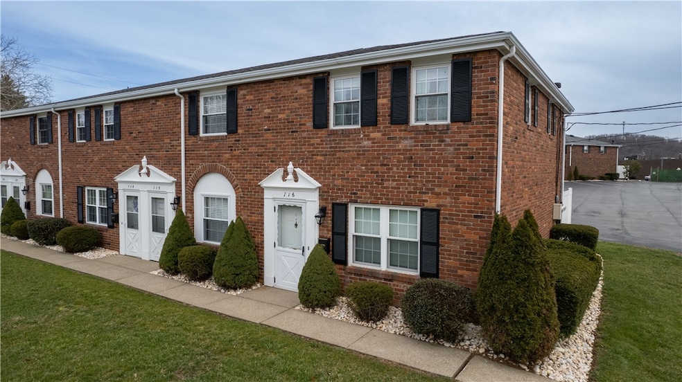 193 Fairhaven Dr Unit 116, New Kensington, PA 15068