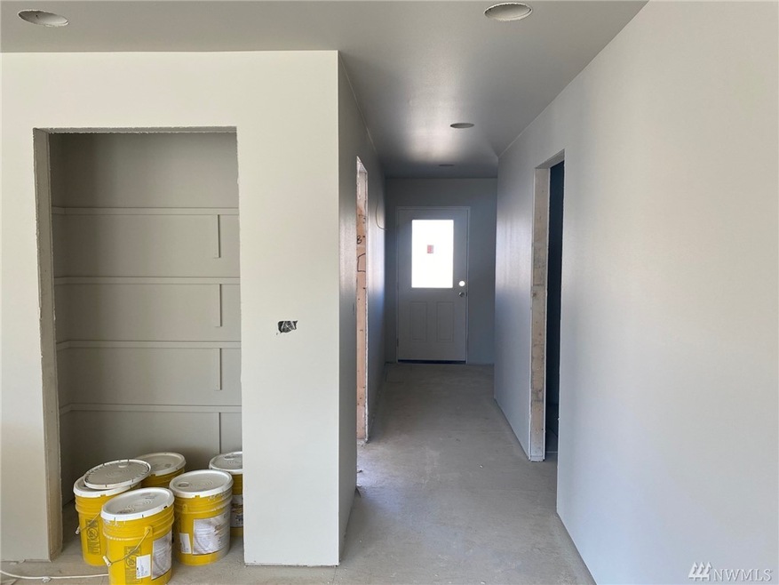 2166 2nd St SE, East Wenatchee, WA 98802 - photo 1