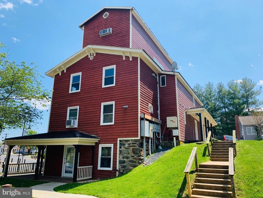 201 N 23rd St unit A, Purcellville, VA 20132 - photo 1