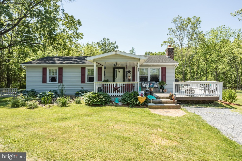 976 Summit Point Rd, Summit Point, WV 25446 - photo 1