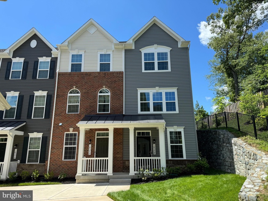 18374 Reaper Hill Ct, Triangle, VA 22172 - photo 1