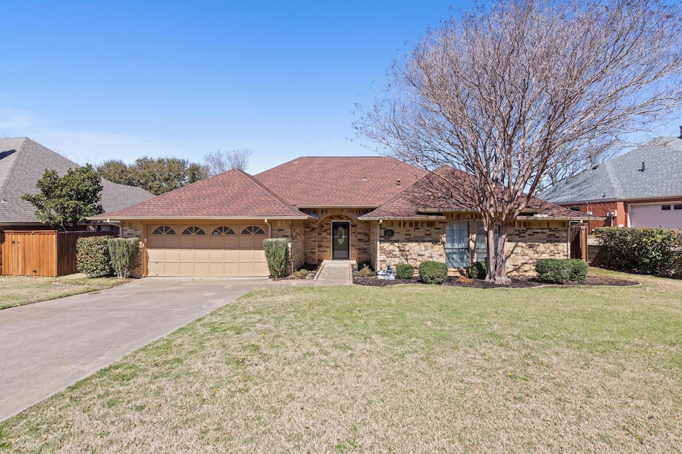 3024 Sweet Briar St, Grapevine, TX 76051 - photo 1