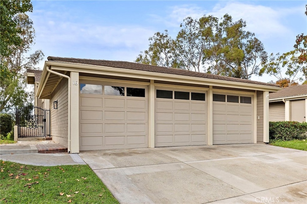 For Sale $2,499,000 • Co-Listing Agent