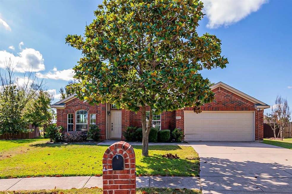 6908 Edgefield Dr, Denton, TX 76210 - photo 1