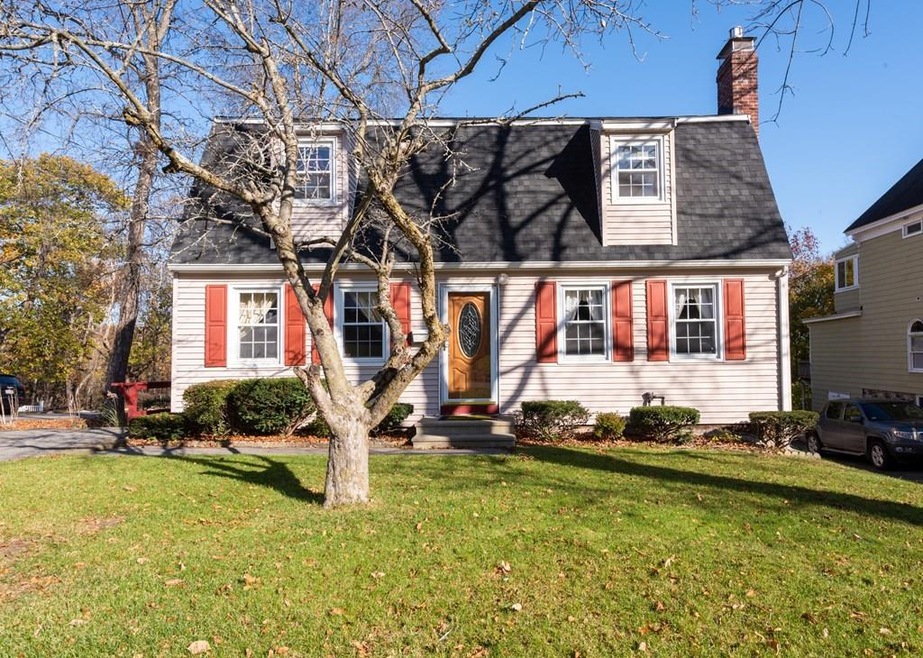 85 Llewellyn St, Lowell, MA 01850 - photo 1