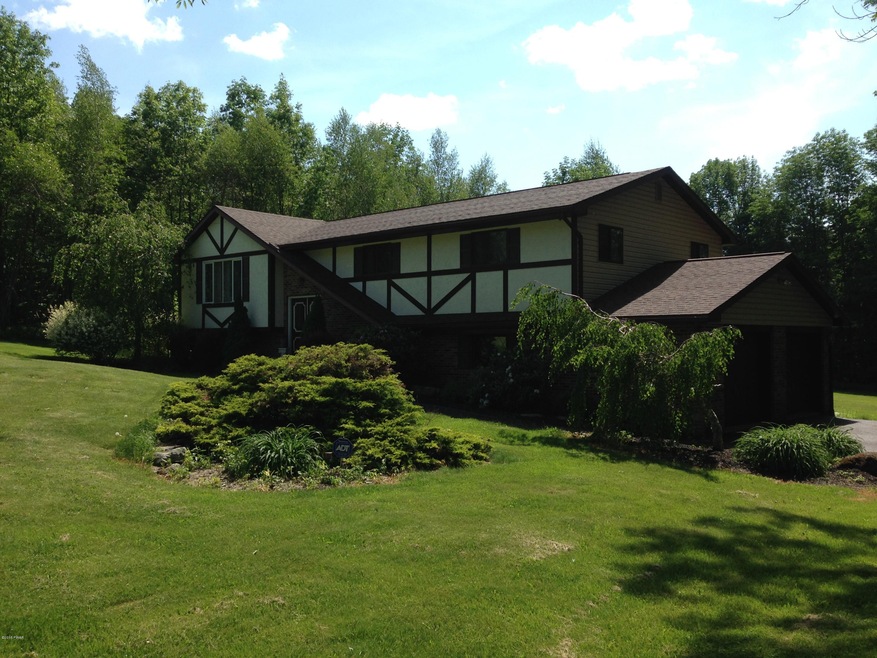 209 Edgefield Rd, Lake Ariel, PA 18436 - photo 1