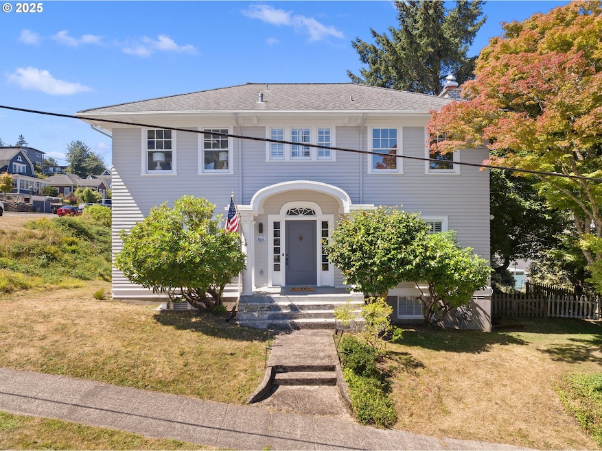 677 17th St, Astoria, OR 97103 - photo 1