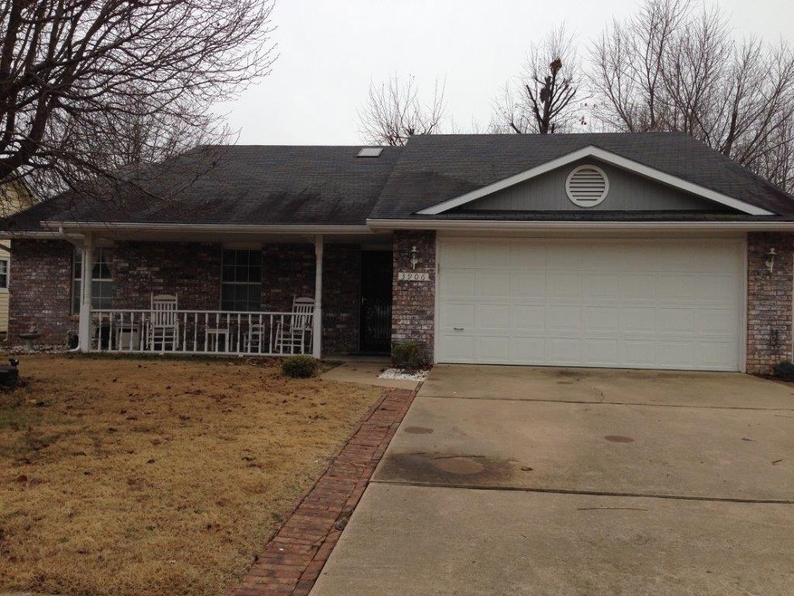 3906 W Beechwood Dr, Rogers, AR 72756 - photo 1