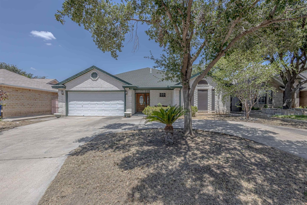 Under Contract $250,000 • Co-Listing Agent